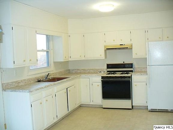 Home for Sale in Quincy, IL $92,900