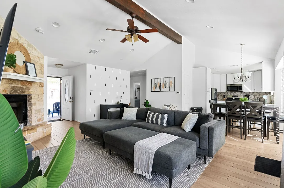 4 bed, $4,800 — Photo 4