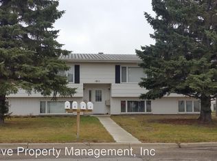 1811 6th St SE APT 2, Minot, ND 58701