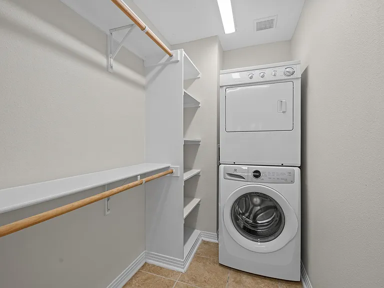 1422 Collier St #206 — Photo 15