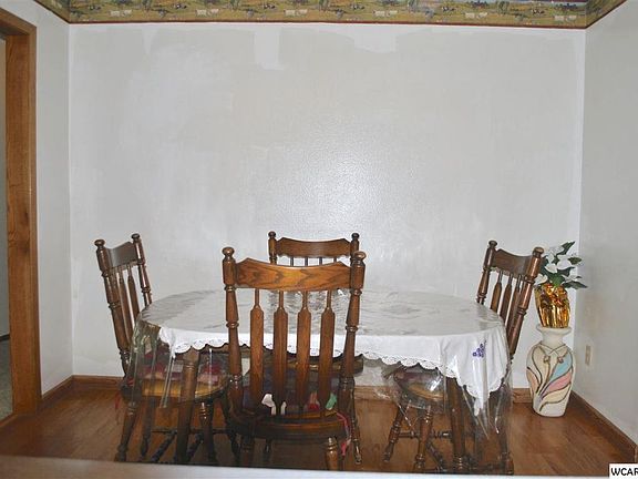 4th image of 300 Donita Ave