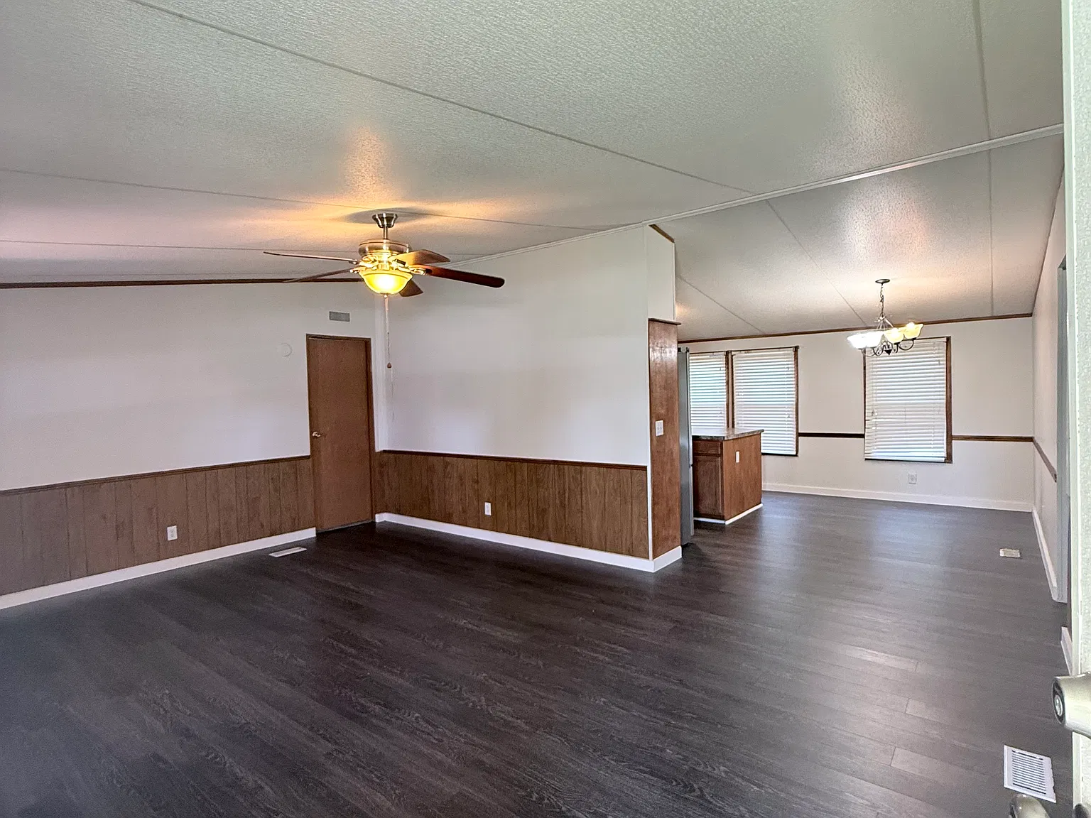 3 bed, $1,599 — Photo 2