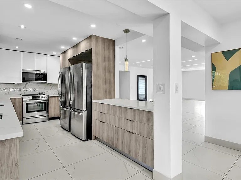 9257 Bay Dr — Photo 16