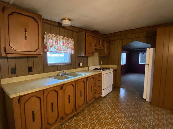 2nd image of 2408 25th St Lot 64