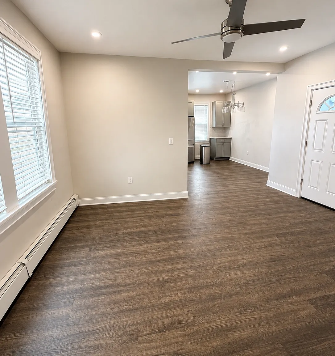 2 bed, 1000 sqft, $3,300 — Photo 2