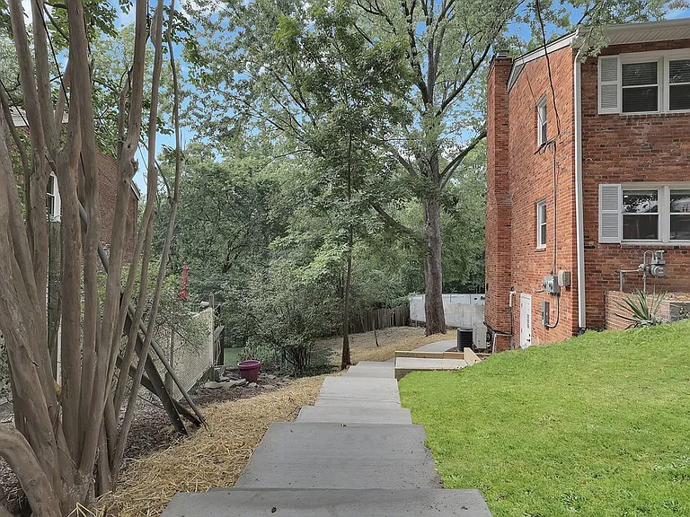 644B S Illinois St — Photo 18