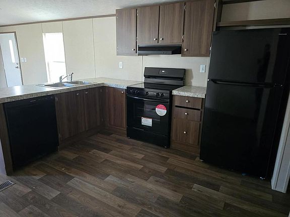 3rd image of 814 S Kern Ave #9