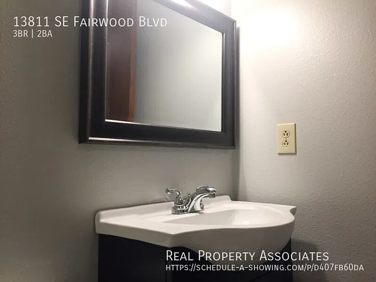 13811 SE Fairwood Blvd — Photo 35
