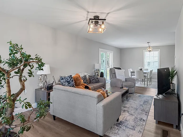 38 Huckleberry Ln — Photo 8