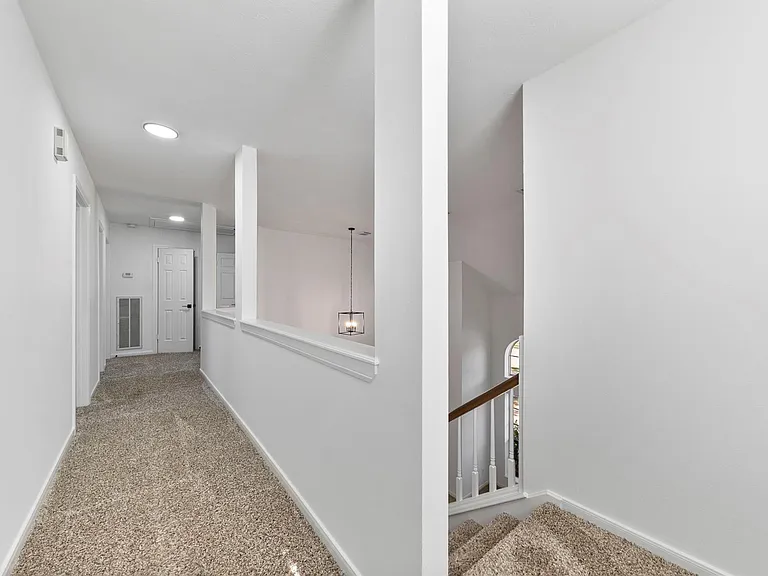 1414 Bluestone Dr — Photo 32