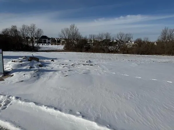 17220 Monrovia St, Overland Park, KS 66221