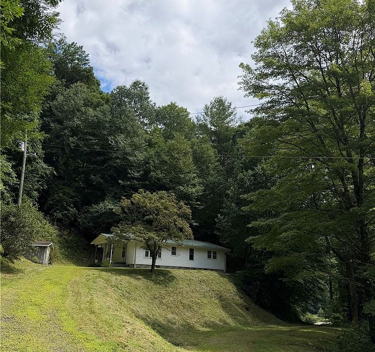 1st image of 2744 Big Horse Creek Road