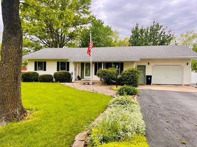 221 Sunset Ln, Centralia, MO, 65240