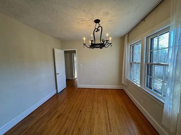 29 Canterbury Rd — Photo 14