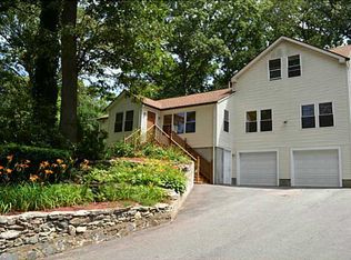 25 Iroquois Rd, Cumberland, RI 02864