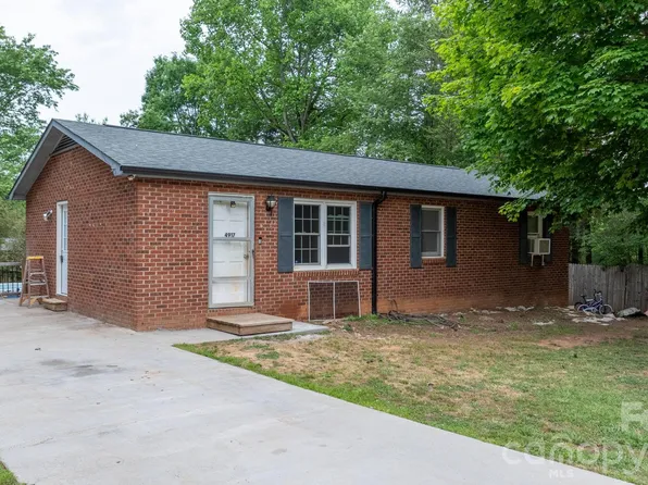 4917 Berkley St, Morganton, NC 28655