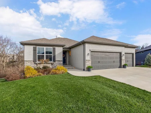 25496 W 148th Ter, Olathe, KS 66061