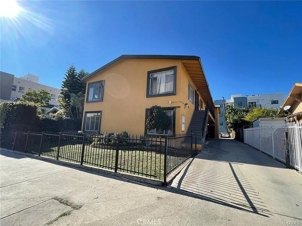 1 bed, 600 sqft, $1,700 — Photo 2