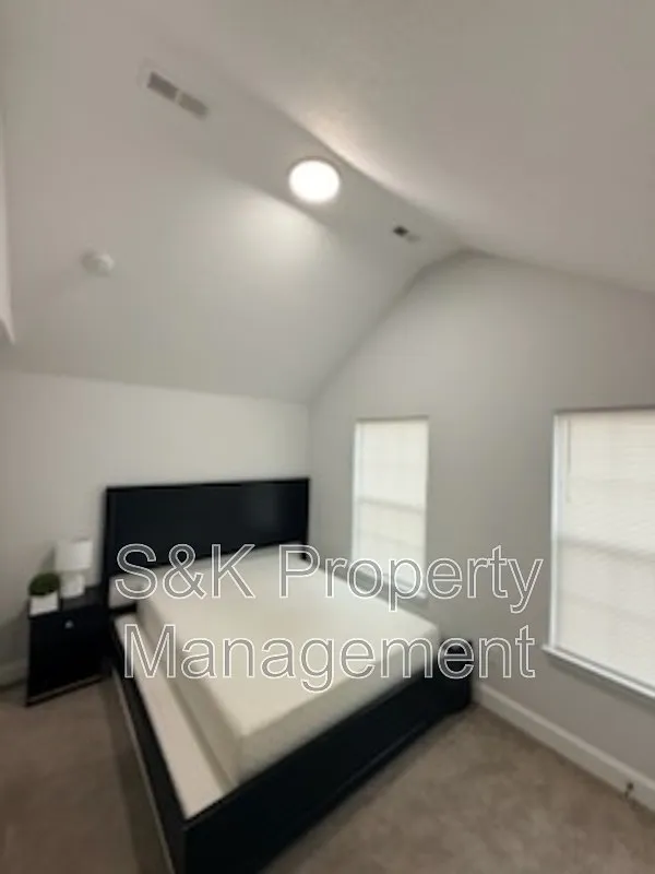 1 bed, 1.0 bath, 1380 sqft, $1,000 — Photo 3