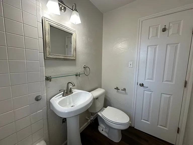 2108 Westchester Dr — Photo 29