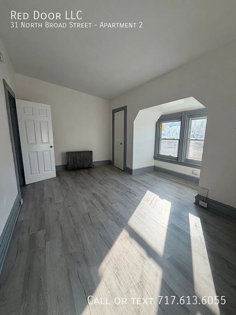 3 Bedroom in Lancaster — Photo 4