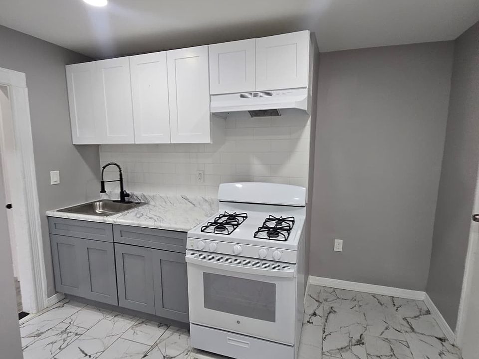 1st image of 125-127 Redwood Ave #2CA