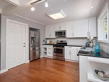 5th image of 3812 Casanova Dr