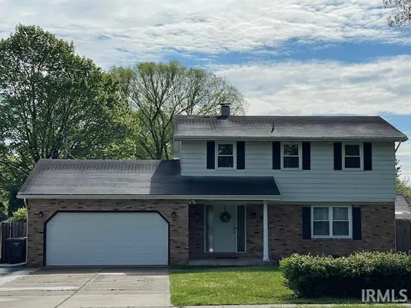 734 N Twyckenham Dr, South Bend, IN 46617