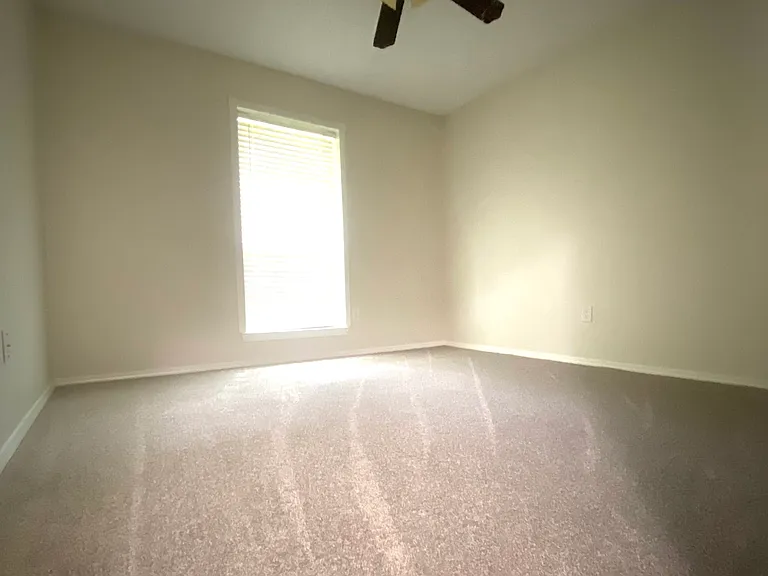 1122 Kensington Ct — Photo 16