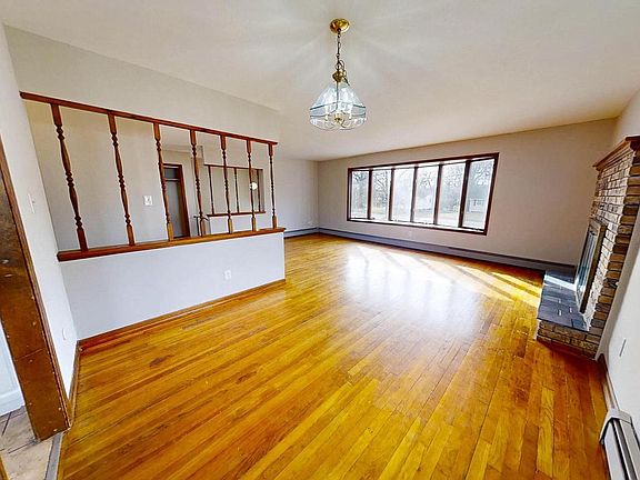 4th image of 653 Buckshutem Rd