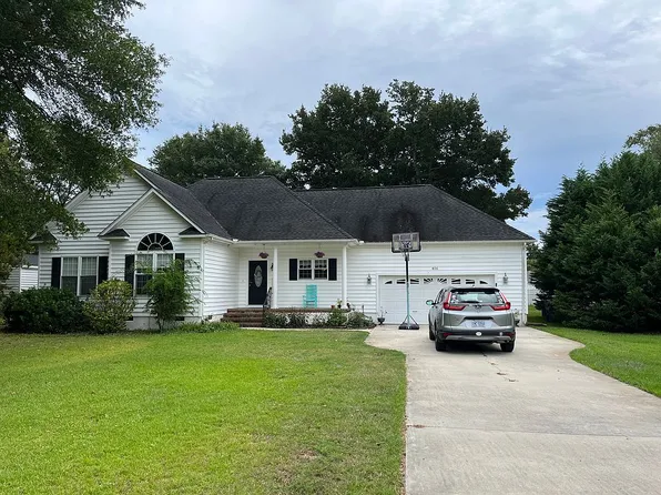 406 Neptune Dr, Cape Carteret, NC 28584