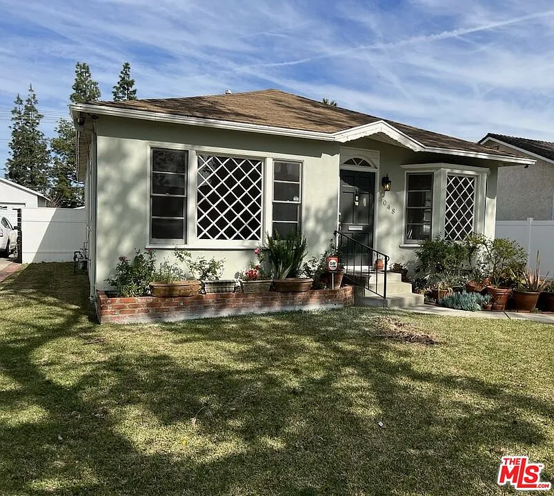 3 bed, 2.0 bath, 1549 sqft, $5,000 — Photo 3