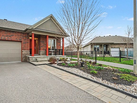3rd image of 164 Boxcar Cres