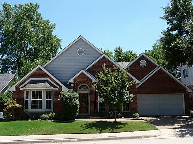 1st image of 5029 Bryn Mawr Dr