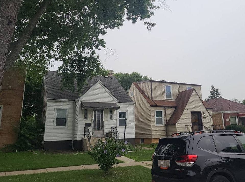 2nd image of 3811 N Paris Ave