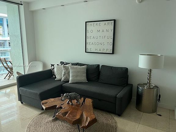 4th image of 218 SE 14th St APT 1204