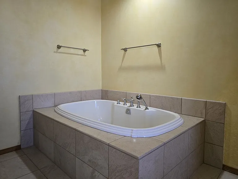 4 Alma Ct — Photo 19