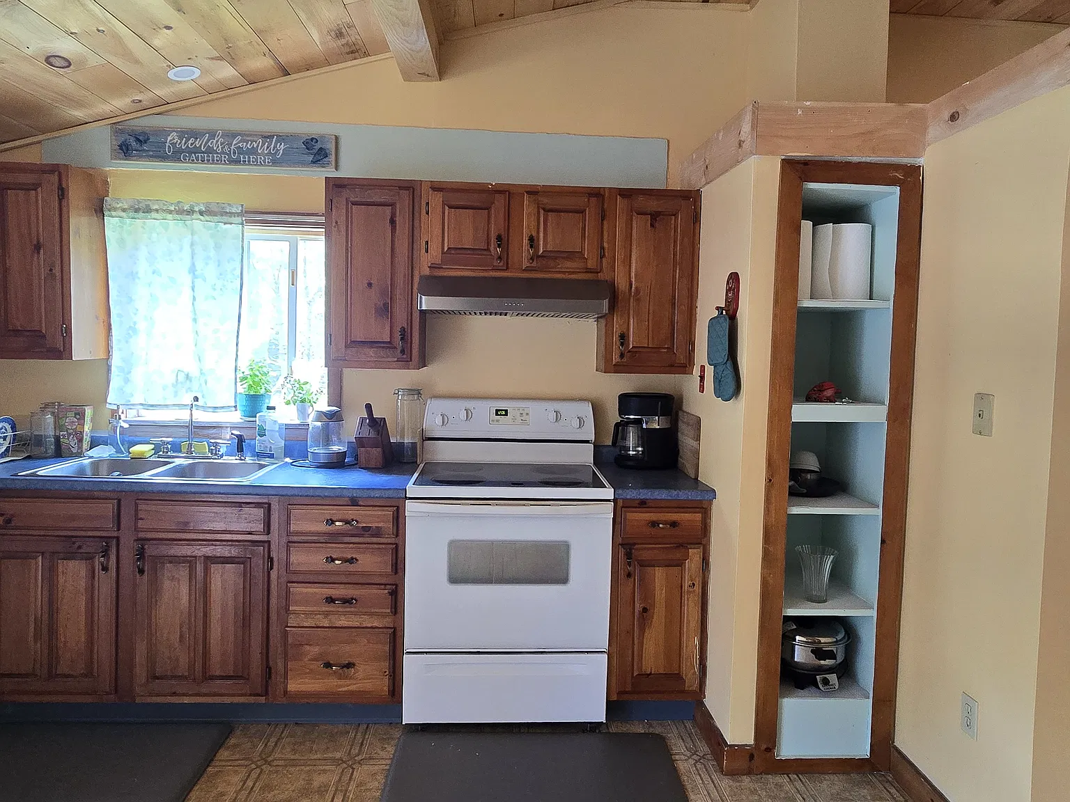 2 bed, 1.5 bath, 900 sqft, $1,650 — Photo 3