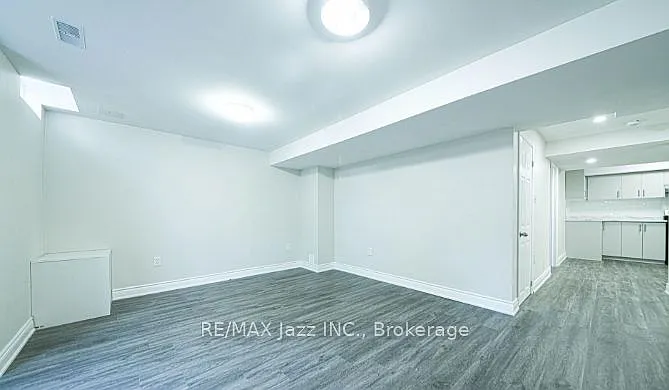 1350 Aldergrove Dr W #LOWER — Photo 5