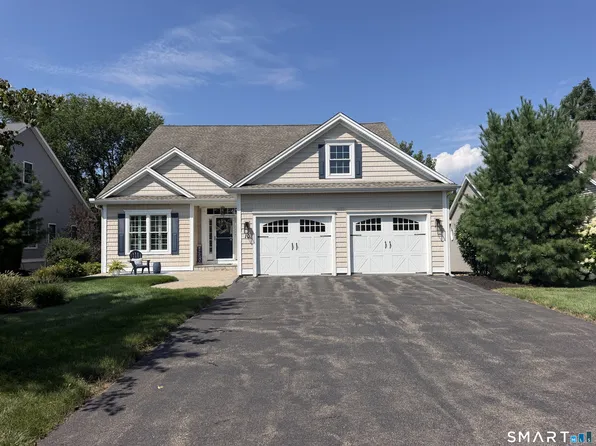 10 Crestview Drive #10, Middlefield, CT 06481