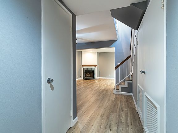 5th image of 3130 Montrose Ave APT 121