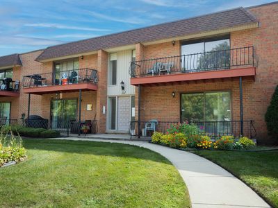 637 N Carroll Pkwy APT 103A, Glenwood, IL, 60425