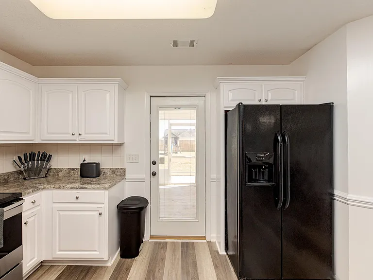225 Stirling Bridge Dr — Photo 30