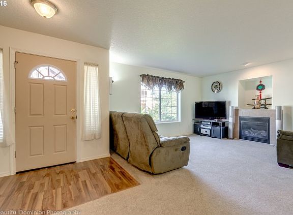 5th image of 4309 NE 34th Cir