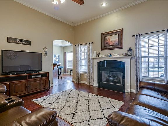 2nd image of 440 Dassero Ct