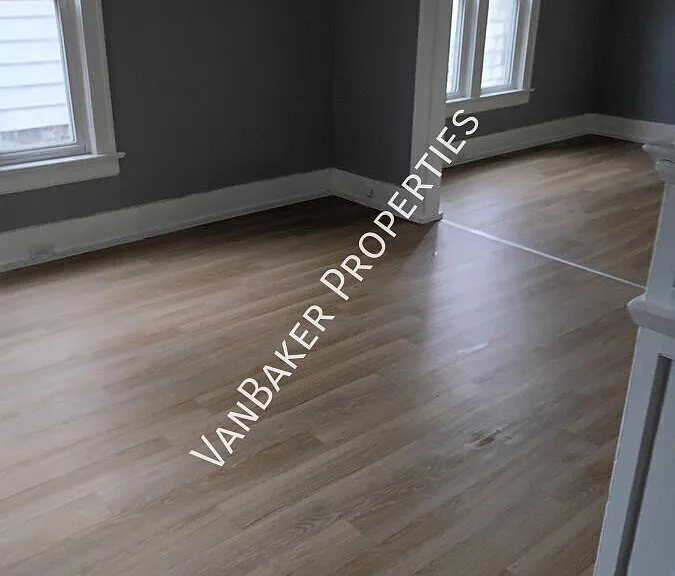 268 E Emerling Ave — Photo 7