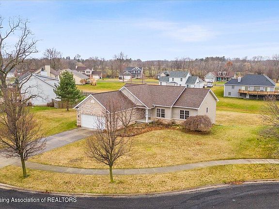 2nd image of 607 E Camrose Ct