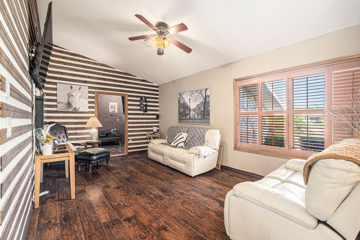 next background image