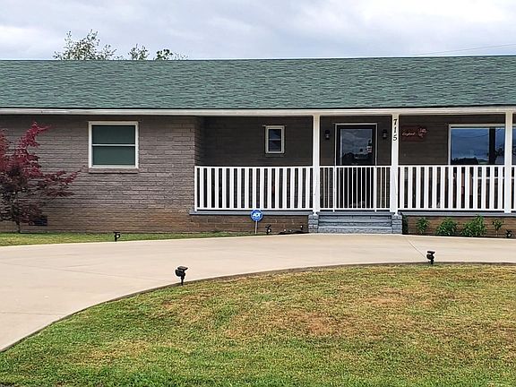 2nd image of 715 Henderson Chapel Rd