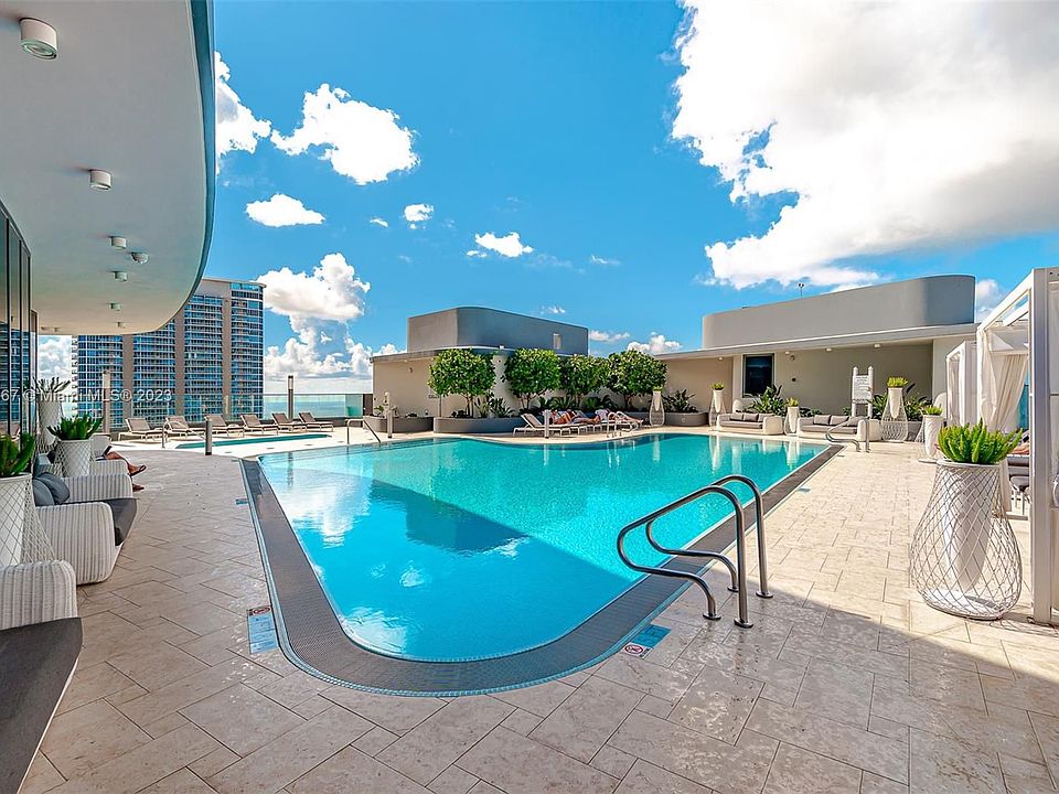 1st image of 1000 Brickell Plz #3005